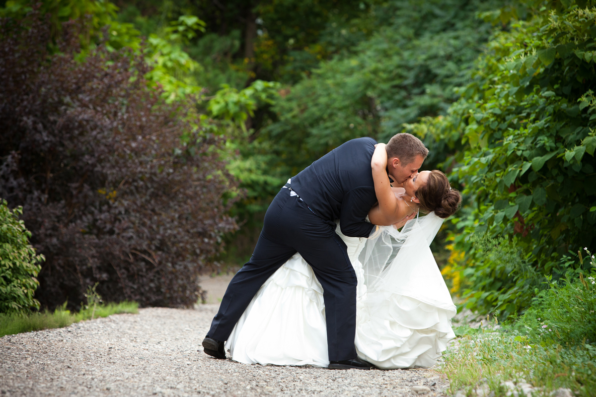 Elm Hurts Inn - Wedding Photographers